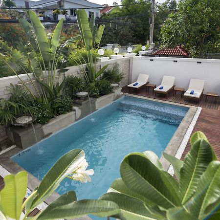 Hotel De L'Homme Phnom Penh Exterior photo