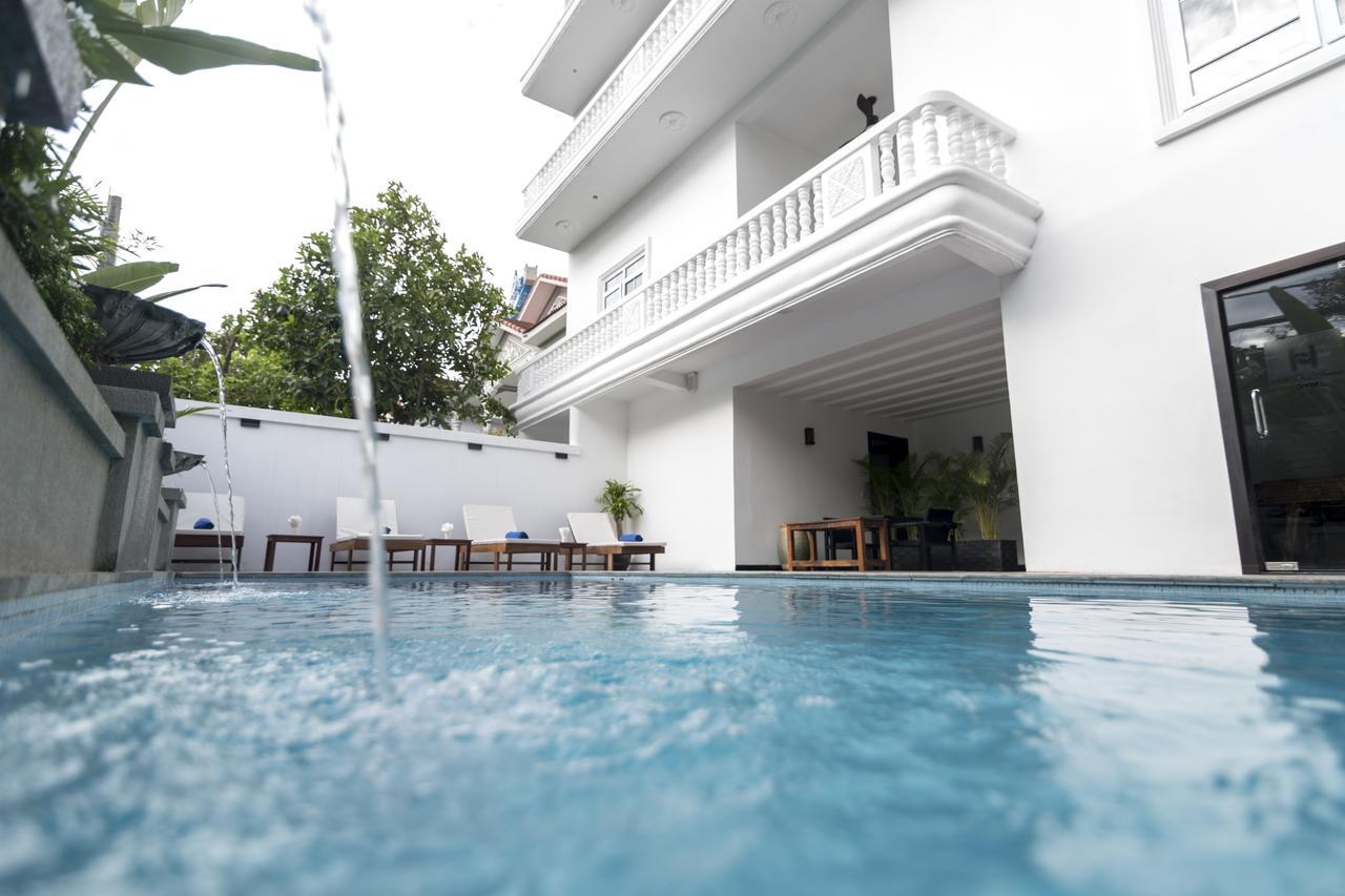 Hotel De L'Homme Phnom Penh Exterior photo